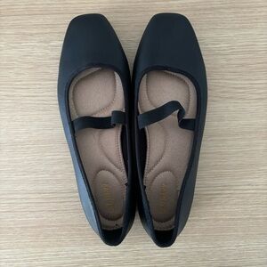 NWOT Old Navy square toe ballet flats